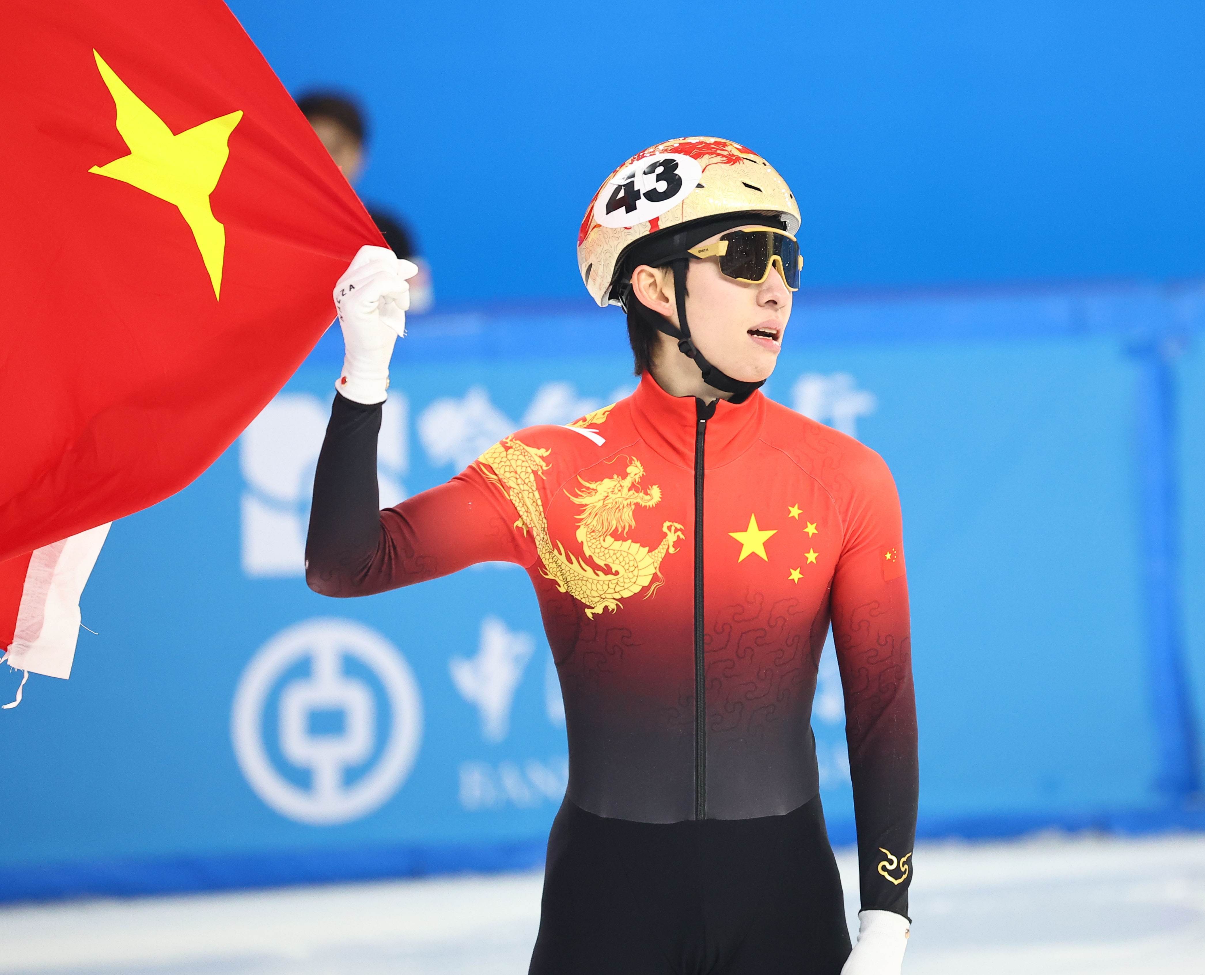  媒體人：中國冰雪歸化非常成功，但足球歸化花更多錢卻連水花都沒