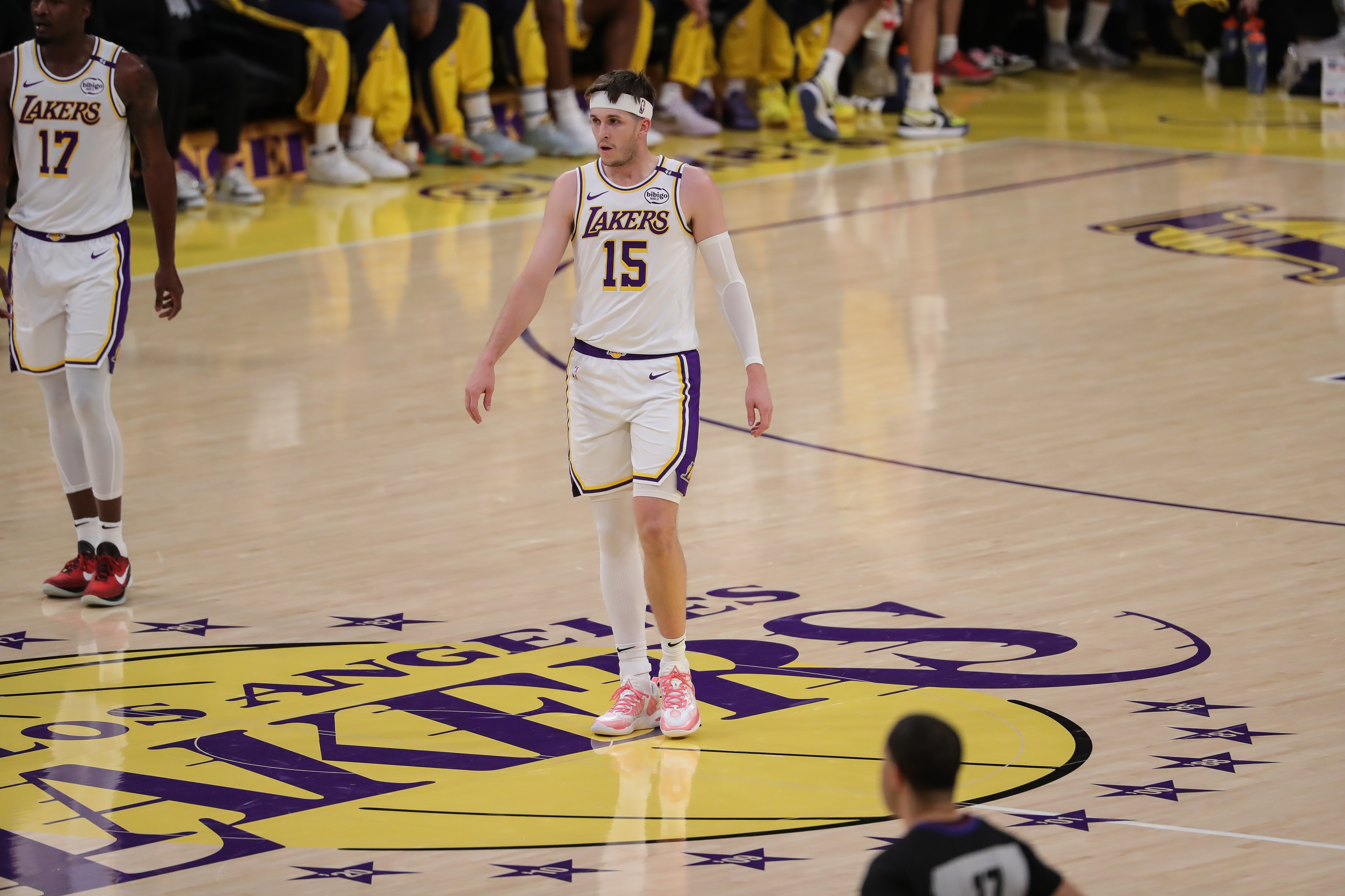  昨天驅(qū)逐憋著火呢！里夫斯21中9砍下32分7助 罰球13中12